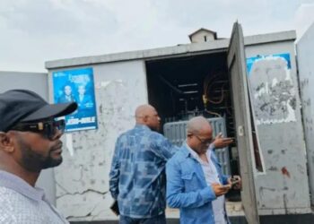 Kasavubu retrouve la lumière : la SNEL rallume la cabine Lokende en seulement quatre jours