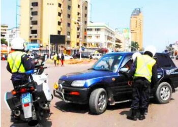 Vignette automobile à Kinshasa : la DGRK serre la vis et tourne la page du papier