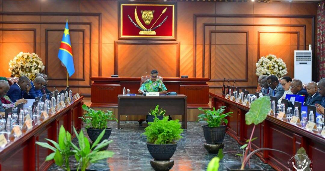 RDC : le gouvernement vit à crédit, les Congolais paieront la facture