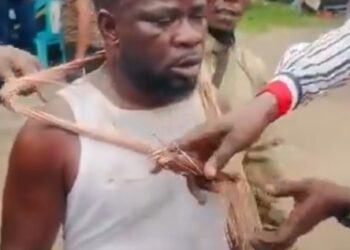 Kinshasa : un voleur de câbles de la SNEL arrêté à Limete