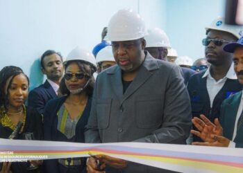 Kikwit réalimenté en électricité : l’intervention coordonnée du Ministre Molendo et du DG de la SNEL Teddy Lwamba porte ses fruits