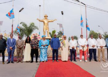 Kinshasa : Félix Tshisekedi rend un hommage vibrant à Papa Wemba au village Molokaï