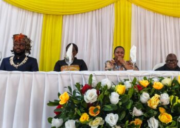 RDC : portée en triomphe par la communauté Mangbetu, la Ministre Micheline Ombae Kalama reçoit un vibrant hommage et appelle à adhérer à l’ACP
