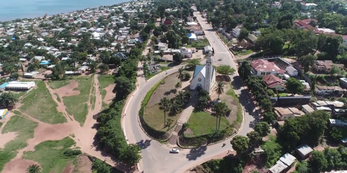 CHRONIQUE DE CLBB/À LA DÉCOUVERTE DE NOS 26 PROVINCES 8ᵉ épisode : LE TANGANYIKA — LE GÉANT AUX PIEDS DANS LE LAC