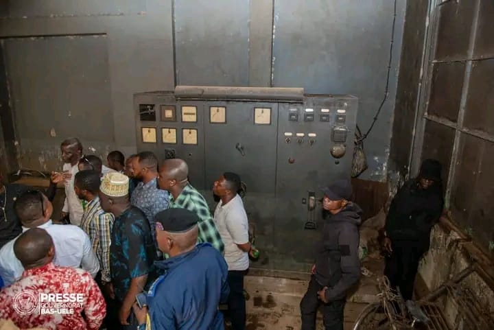 Bas-Uélé : le gouverneur Mike-David Mokeni veut redonner vie à l’ancienne mini-centrale hydroélectrique