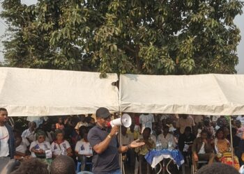 Echos des partis politiques : en vacances parlementaires, l&rsquo;ESSOR Didier Mundela à l&rsquo;écoute de sa base de Mikoti