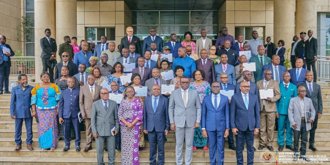 Fonction publique : Jean-Pierre Lihau clôture la session de formation destinée aux Secrétaires Généraux et Inspecteurs Généraux de l’Administration Publique