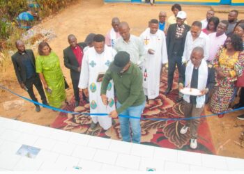 Échos des partis politiques : Didier Mbuyi  Mundela dote les habitants de Djelo Binza d&rsquo;un forage d&rsquo;eau