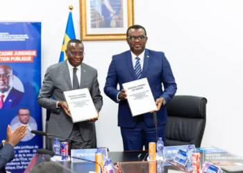 RDC : Jean-Pierre Lihau remet à Daniel Mukoko Samba le cadre organique de la COMCO