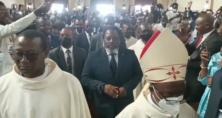 Lubumbashi : entrée triomphale de Joseph Kabila à la cathédrale de Lubumbashi(vidéos)