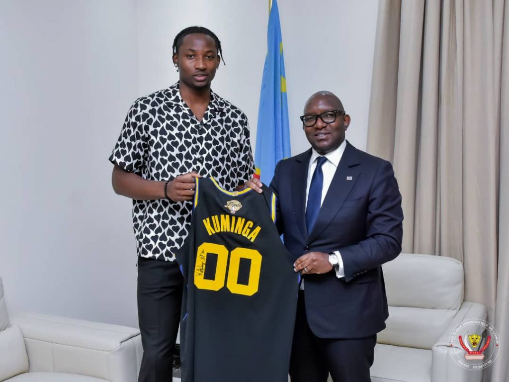Le Premier Ministre Jean-Michel Sama Lukonde a encouragé Jonathan Kuminga, le basketteur congolais, nouvelle coqueluche de la NBA